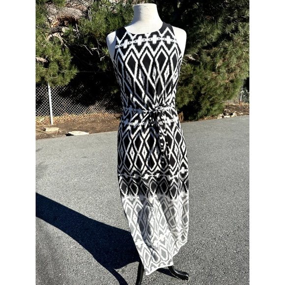 The Limited Dresses & Skirts - The Limited Womens XSmall White Dress Black Printed Sleeveless Maxi Crew Neck